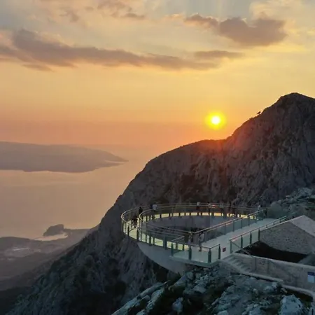 And Simic Apartment Makarska