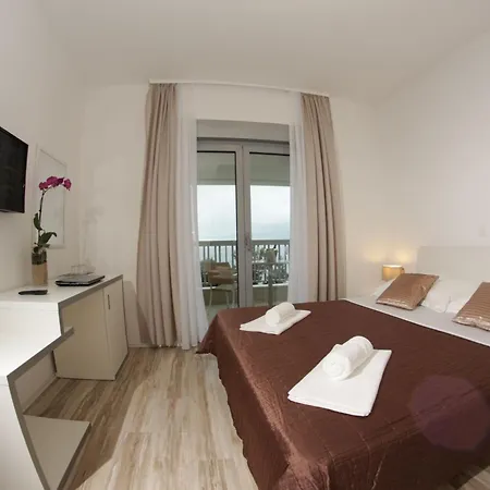 And Simic Apartment