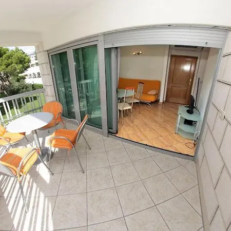 And Simic Apartment Makarska