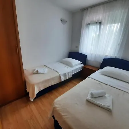 And Simic Apartment